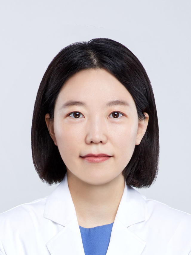 문지현원장님 0004 보정1-349c1c2d-3ee6-40ab-b278-1f12307d4eb5 Moon Ji Hyeon