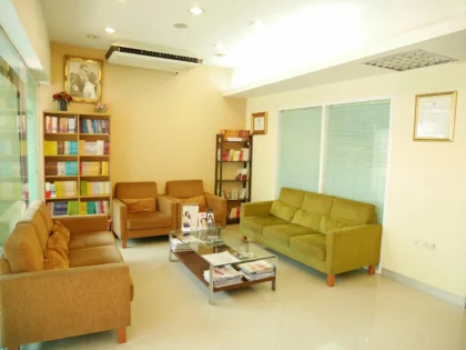 Thantakit Dental Center: Pratunam Branch