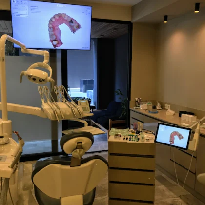 Melan Clinic