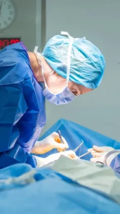 Dr Veerle Rotsaert – London Female Plastic Surgeon