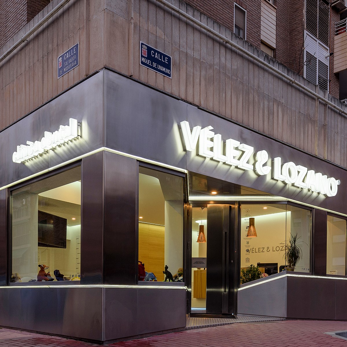 Velez & Lozano