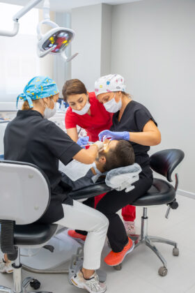 UltimaDent Clinic UltimaDent Clinic