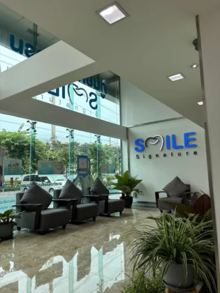 Smile Signature at Ratchadapisek