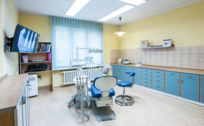DENTAL CARE & IMPLANT CENTER