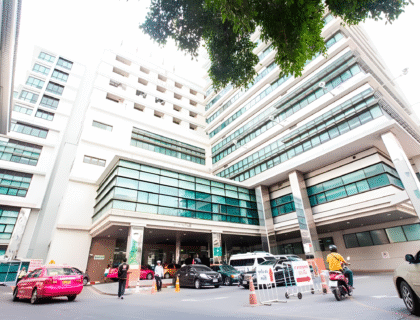 Yanhee International Hospital