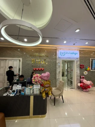 Bangkok International Dental Center at Emquartier