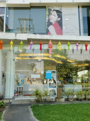Dental World: The Oral Health Center